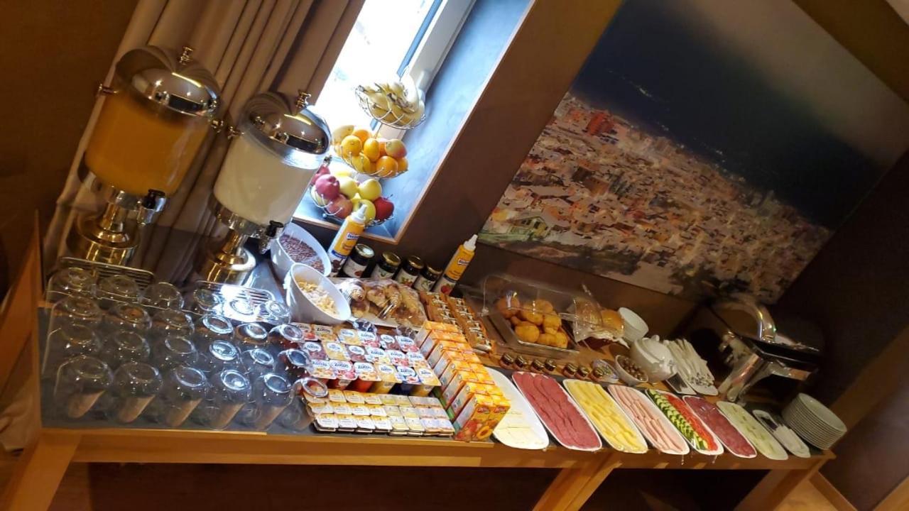 Richmond Hotel Корча Экстерьер фото