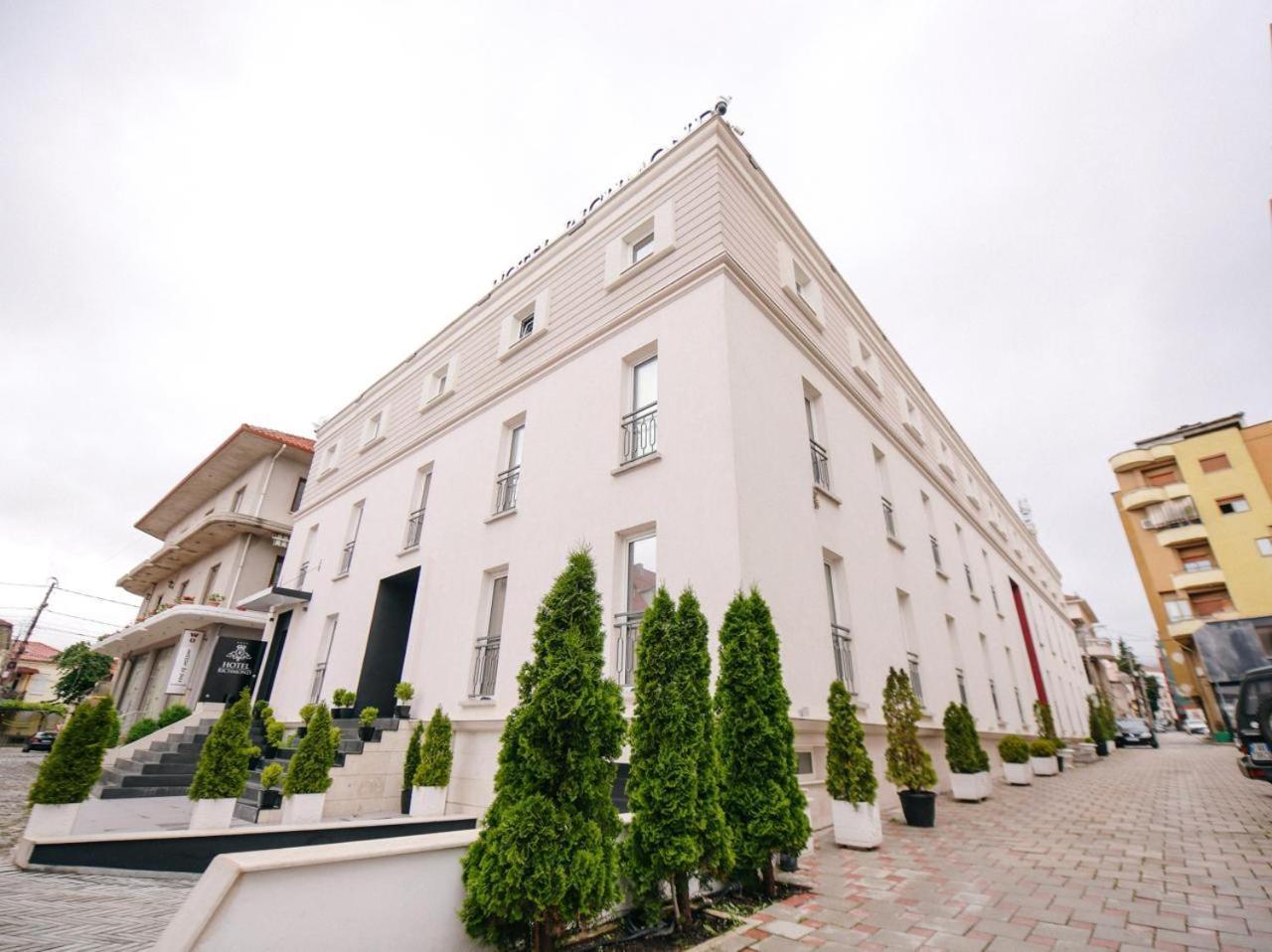 Richmond Hotel Корча Экстерьер фото