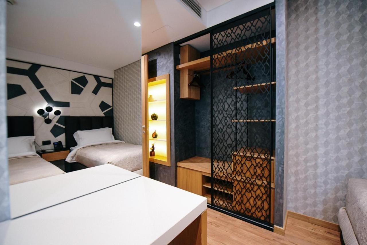 Richmond Hotel Корча Экстерьер фото