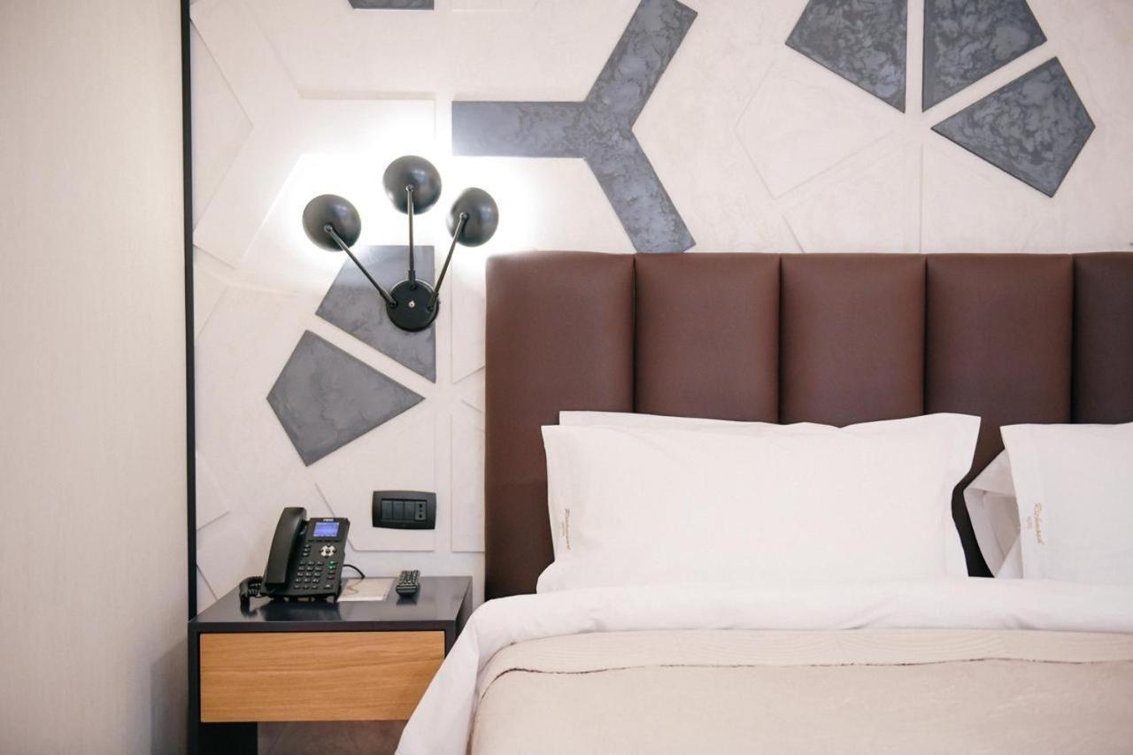 Richmond Hotel Корча Экстерьер фото