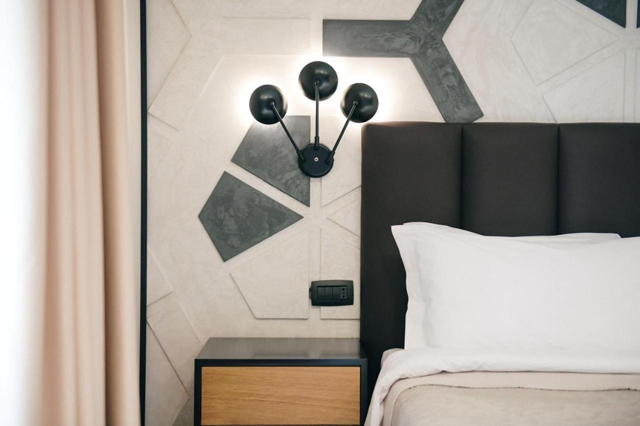 Richmond Hotel Корча Экстерьер фото