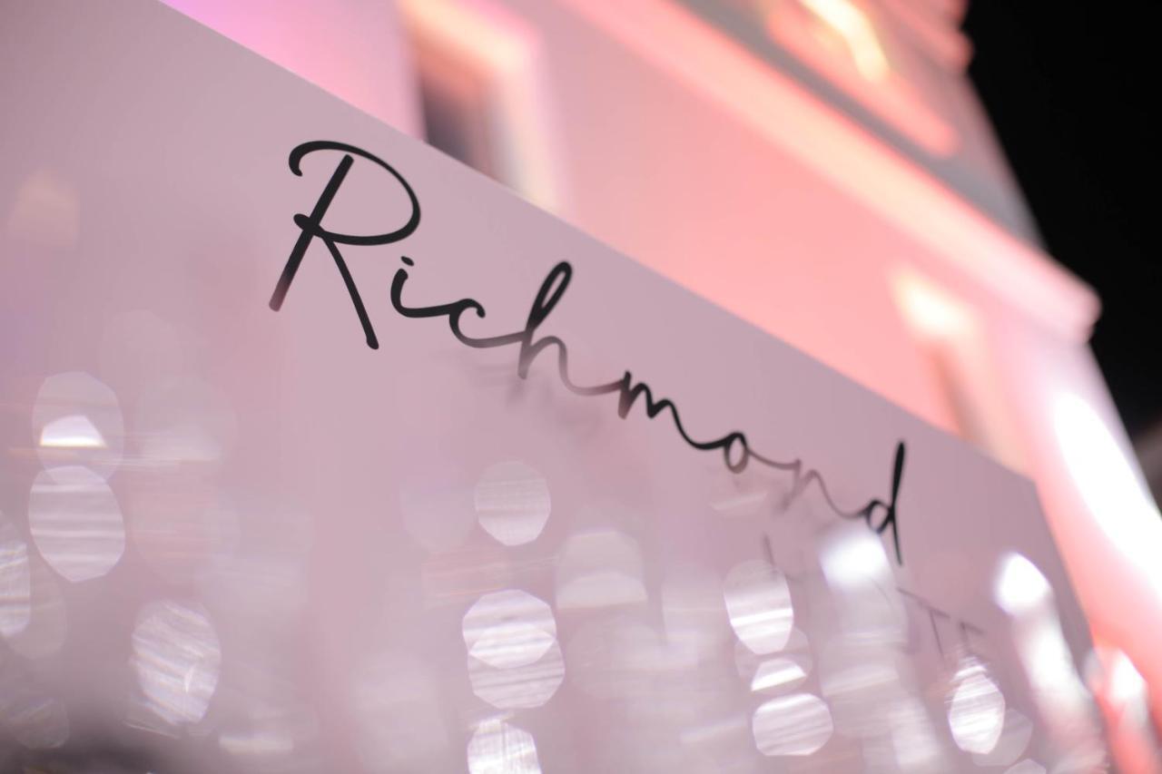 Richmond Hotel Корча Экстерьер фото