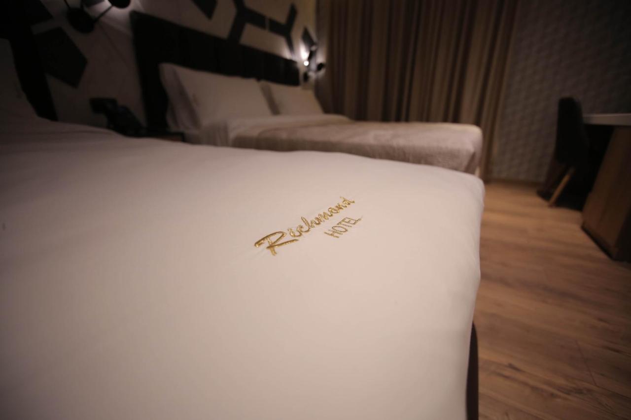 Richmond Hotel Корча Экстерьер фото