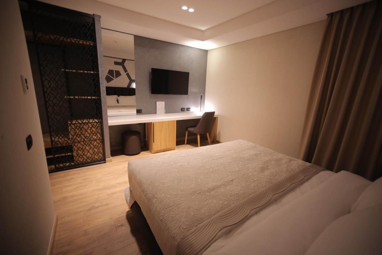 Richmond Hotel Корча Экстерьер фото